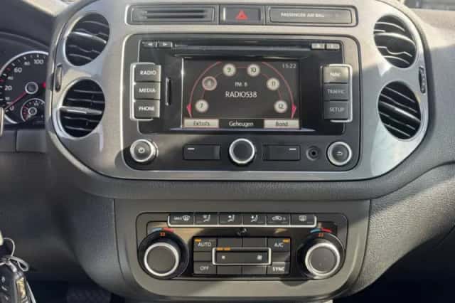 Volkswagen Tiguan (2012) thumbnail 15