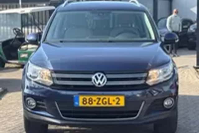 Volkswagen Tiguan (2012) thumbnail 22