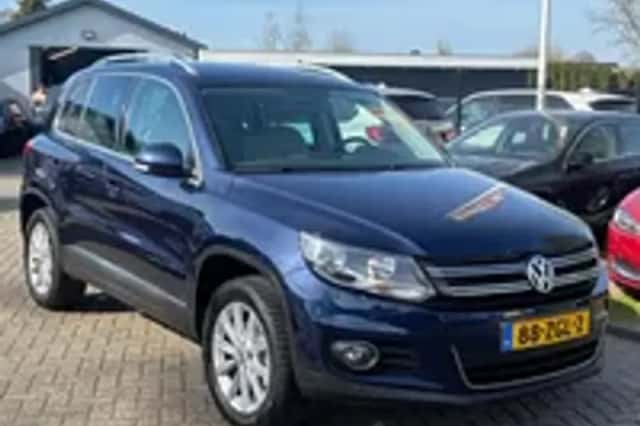 Volkswagen Tiguan (2012) thumbnail 23