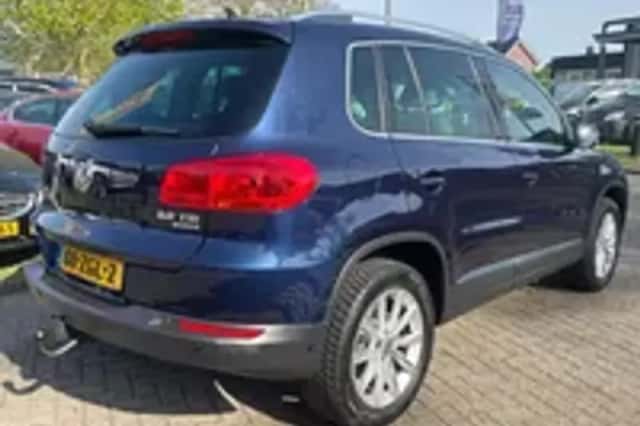 Volkswagen Tiguan (2012) thumbnail 25
