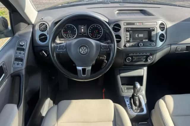 Volkswagen Tiguan (2012) thumbnail 9