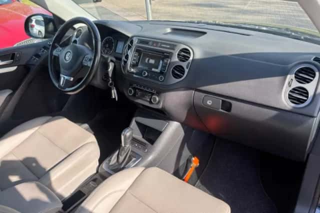 Volkswagen Tiguan (2012) thumbnail 10