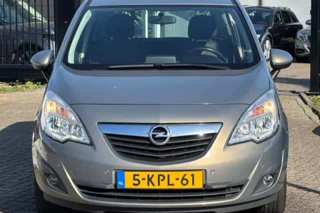 Opel Meriva (2013) thumbnail 2
