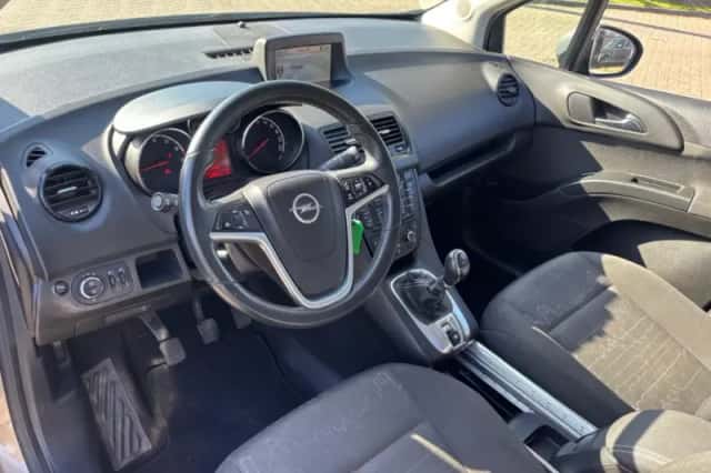 Opel Meriva (2013) thumbnail 11