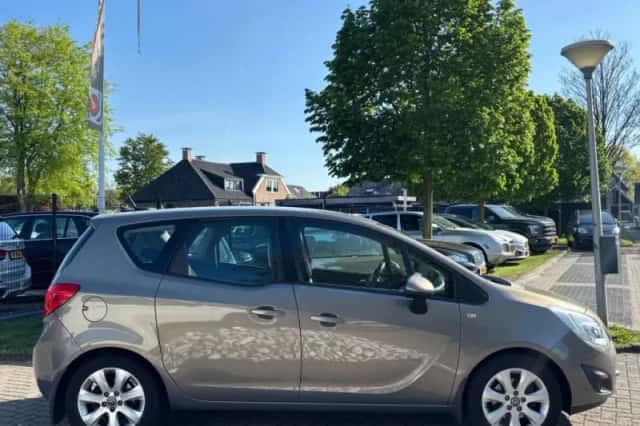 Opel Meriva (2013) thumbnail 4