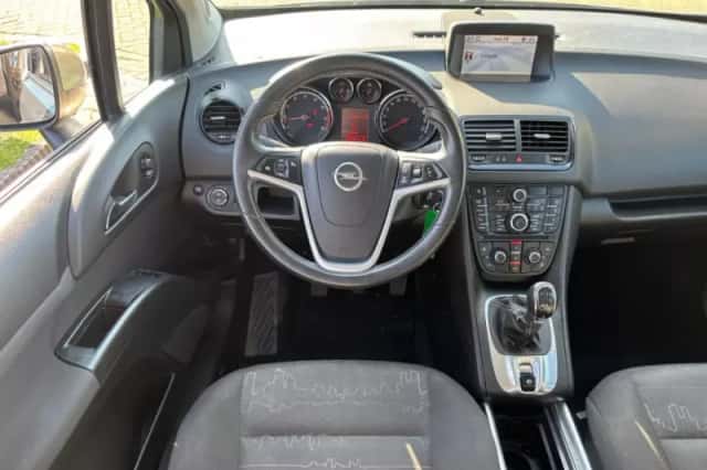 Opel Meriva (2013) thumbnail 9