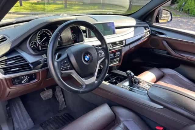 BMW X5 (2013) thumbnail 12