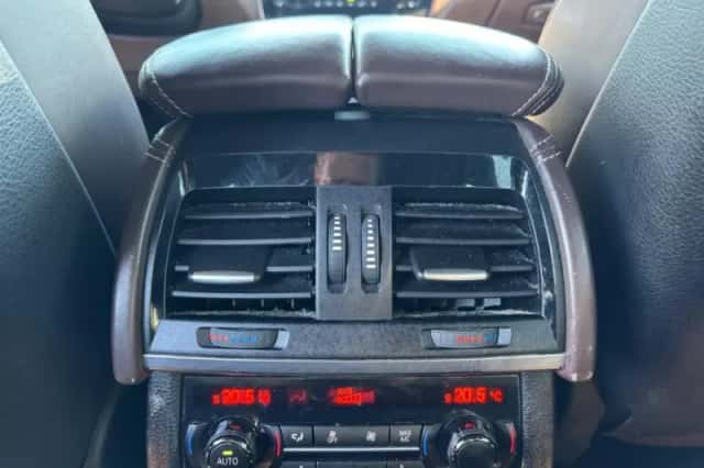 BMW X5 (2013) thumbnail 18