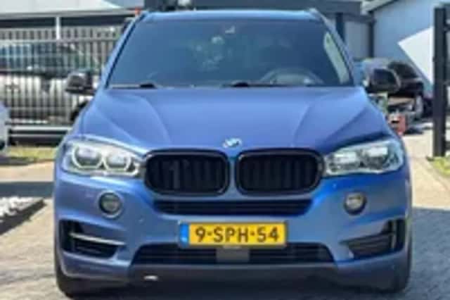 BMW X5 (2013) thumbnail 25