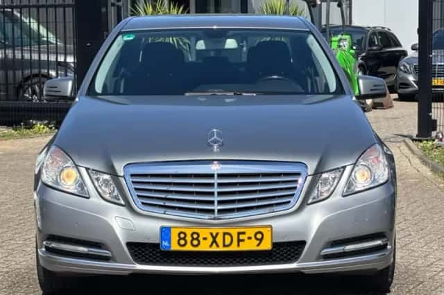 Mercedes-Benz E-Klasse (2012) thumbnail 2