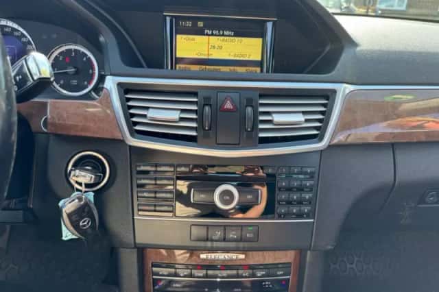 Mercedes-Benz E-Klasse (2012) thumbnail 15