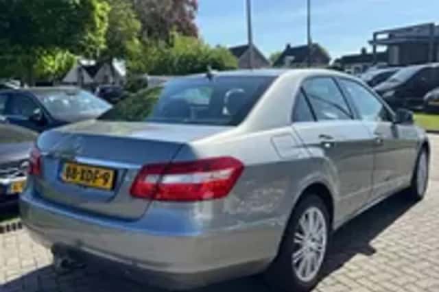 Mercedes-Benz E-Klasse (2012) thumbnail 22