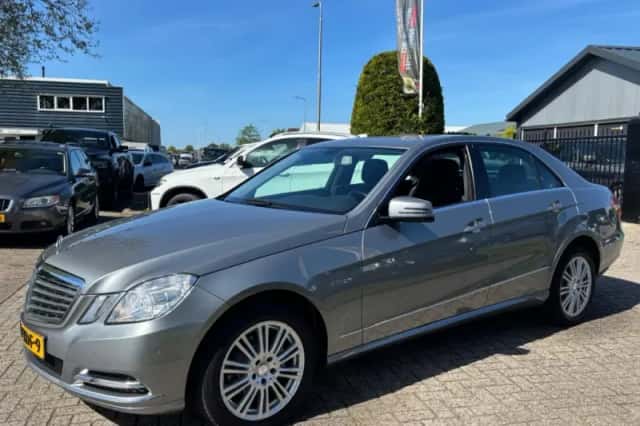 Mercedes-Benz E-Klasse (2012) thumbnail 8