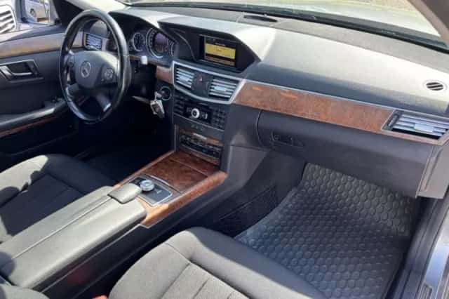 Mercedes-Benz E-Klasse (2012) thumbnail 10