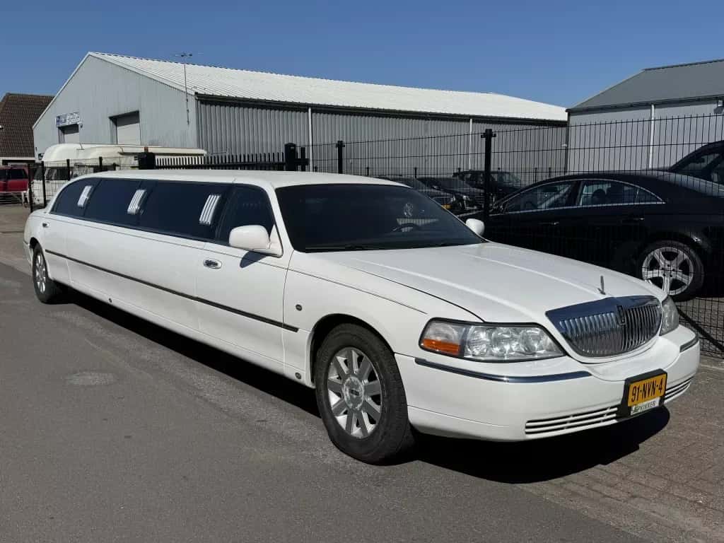 Lincoln Town Car (2003) — foto 1