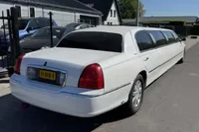 Lincoln Town Car (2003) thumbnail 14
