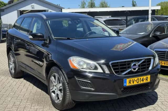 Volvo XC60 (2011) thumbnail 3