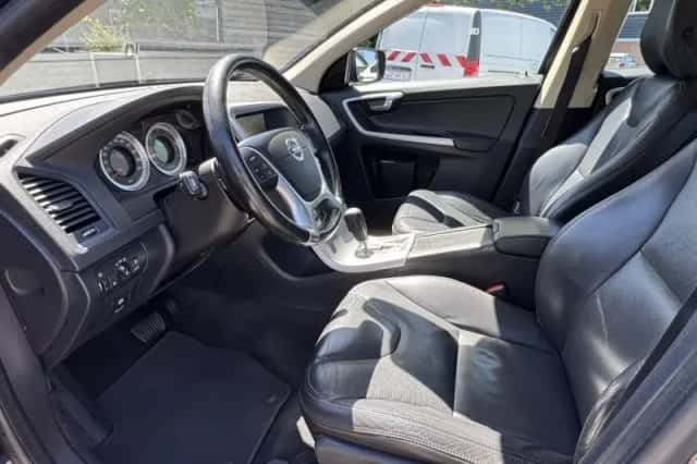 Volvo XC60 (2011) thumbnail 9