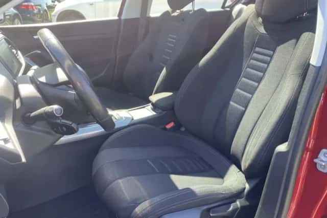 Peugeot 308 (2014) thumbnail 13