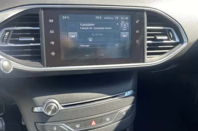 Peugeot 308 (2014) thumbnail 14