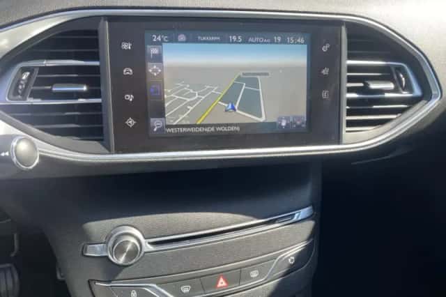 Peugeot 308 (2014) thumbnail 15