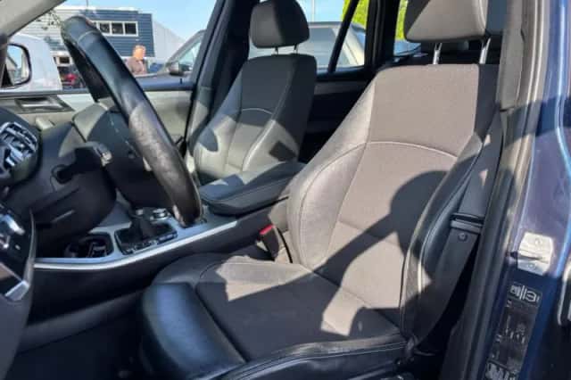 BMW X3 (2013) thumbnail 13