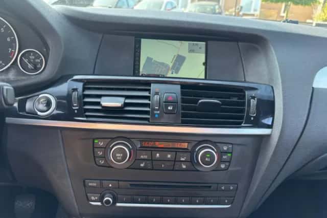 BMW X3 (2013) thumbnail 17