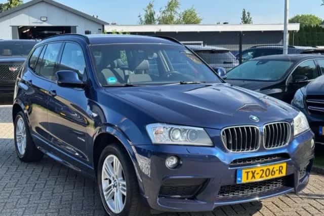BMW X3 (2013) thumbnail 3