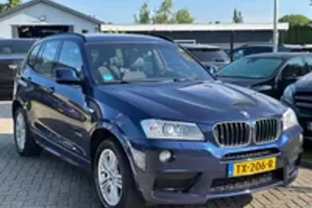BMW X3 (2013) thumbnail 25