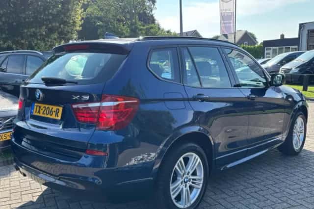 BMW X3 (2013) thumbnail 8