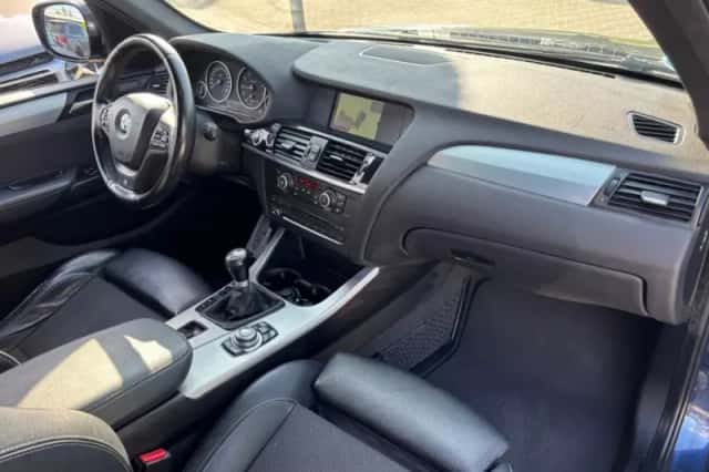 BMW X3 (2013) thumbnail 10
