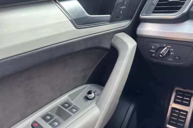 Audi Q5 (2018) thumbnail 16
