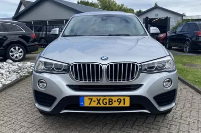 BMW X4 (2014) thumbnail 2