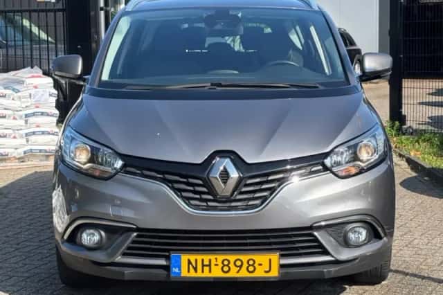 Renault Grand Scénic (2017) thumbnail 2