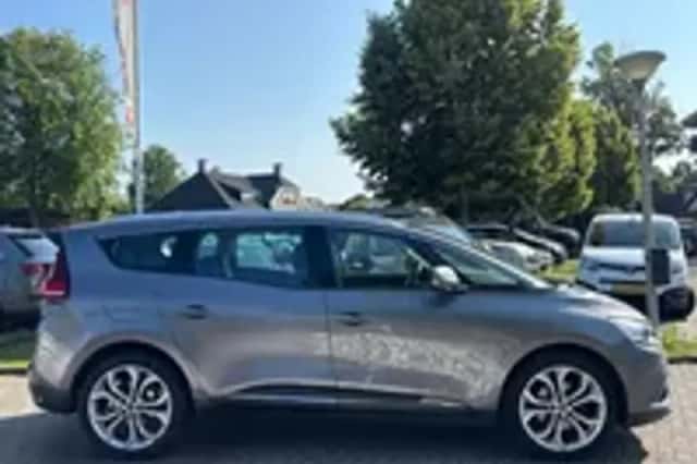 Renault Grand Scénic (2017) thumbnail 20