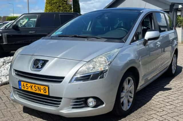 Peugeot 5008 (2010)