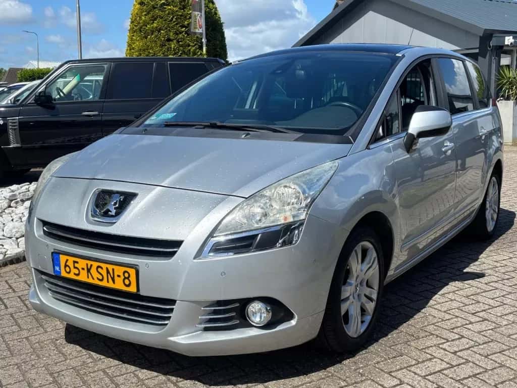 Peugeot 5008 (2010) — foto 1