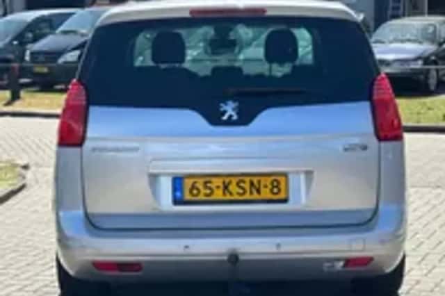 Peugeot 5008 (2010) thumbnail 25