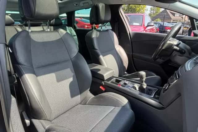 Peugeot 508 (2013) thumbnail 16