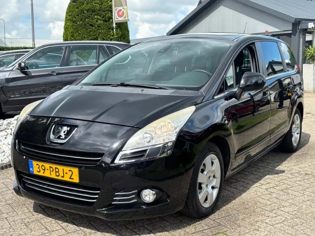 Peugeot 5008 (2011) — foto 1