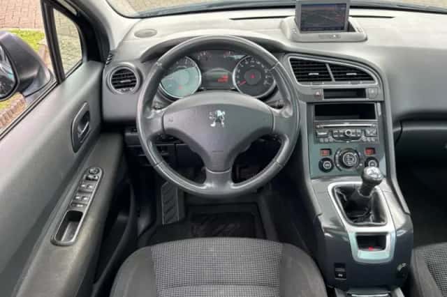 Peugeot 5008 (2011) thumbnail 13