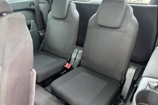 Peugeot 5008 (2011) thumbnail 15