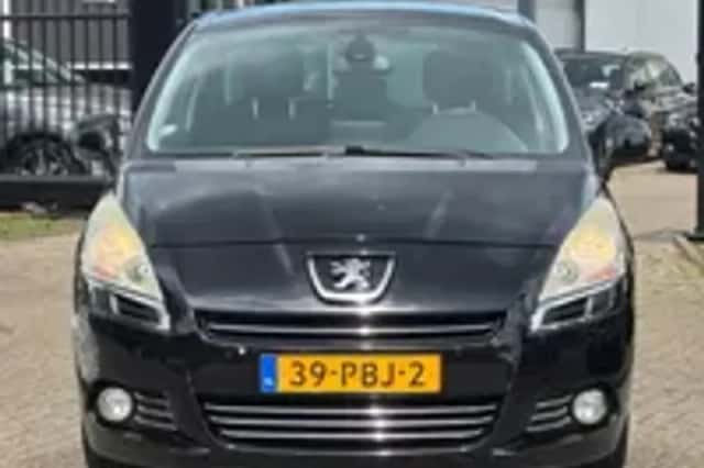 Peugeot 5008 (2011) thumbnail 20