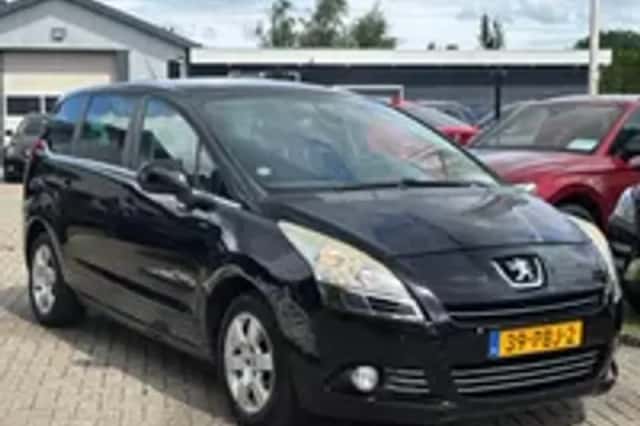 Peugeot 5008 (2011) thumbnail 21
