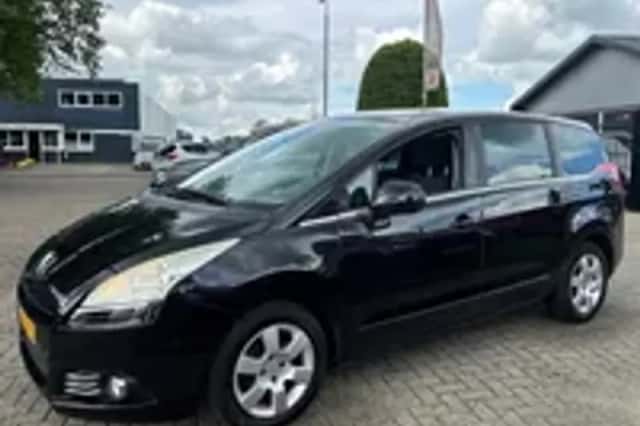 Peugeot 5008 (2011) thumbnail 22
