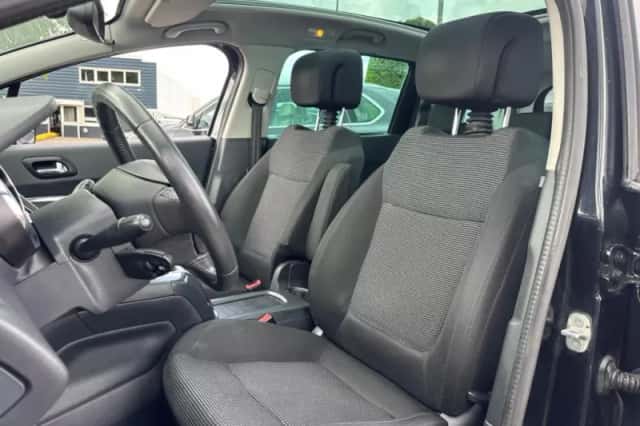 Peugeot 5008 (2011) thumbnail 10