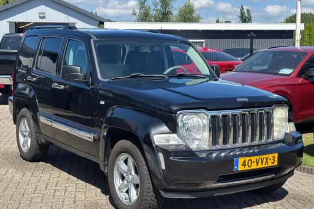 Jeep Cherokee (2008) thumbnail 4