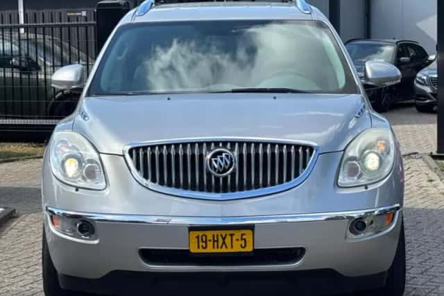Buick Enclave (2008) thumbnail 2