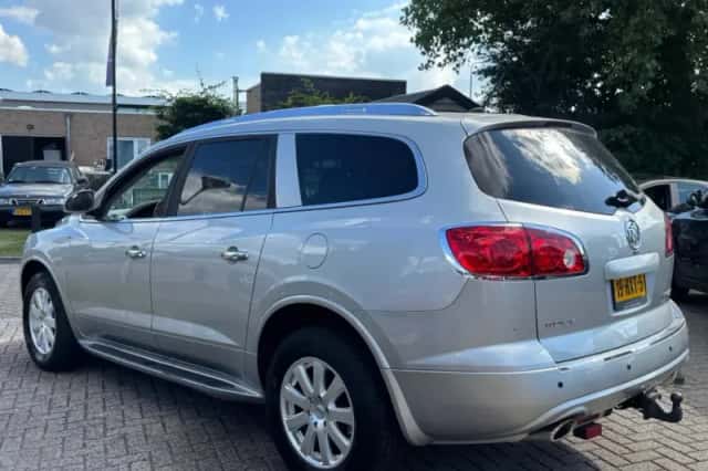 Buick Enclave (2008) thumbnail 8