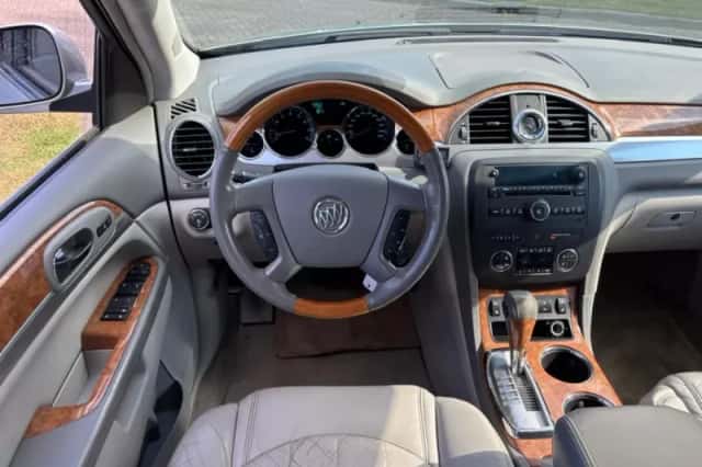 Buick Enclave (2008) thumbnail 10